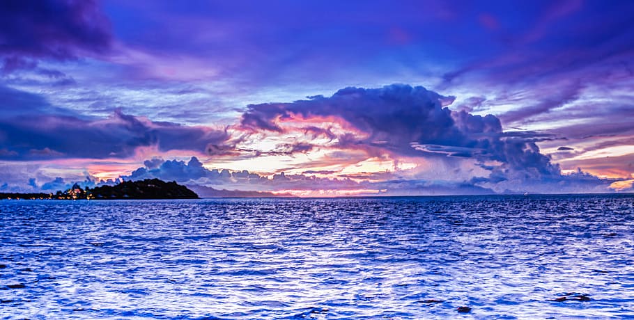 panoramic photography of sea water under blue skies during daytime HD wallpaper