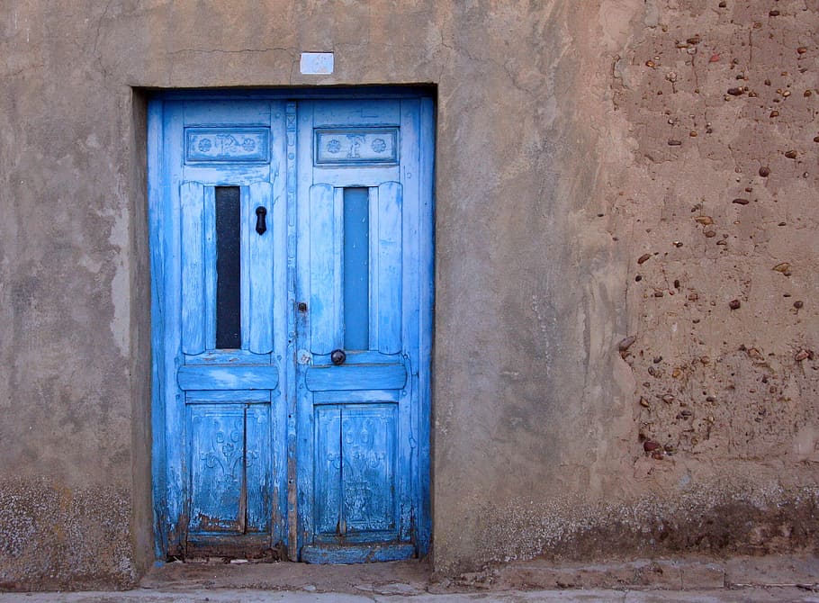 blue wooden door, closed doors, house, wall, facade, entrance HD wallpaper
