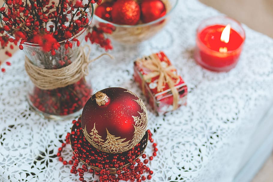 red and beige Christmas ornament beside vase, ball, bauble HD wallpaper