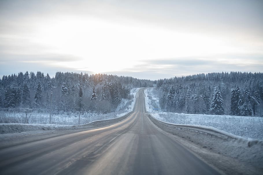 empty asphalt roadway, mountain, snow, winter, tree, transportation HD wallpaper