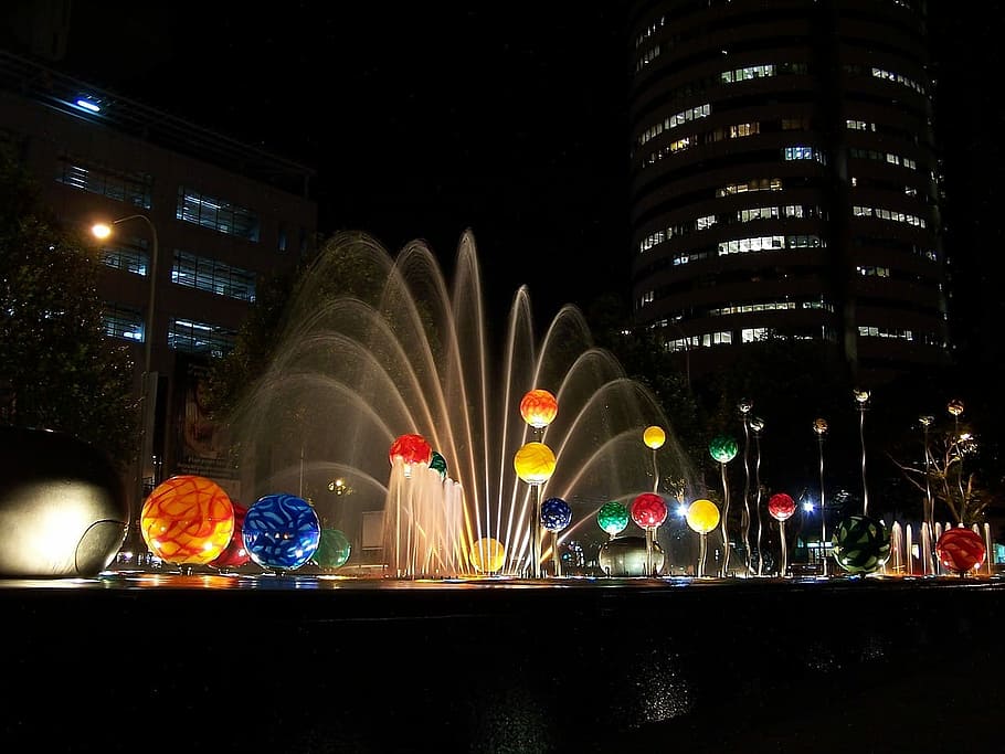 city park fountain during night time, urban Scene, illuminated HD wallpaper