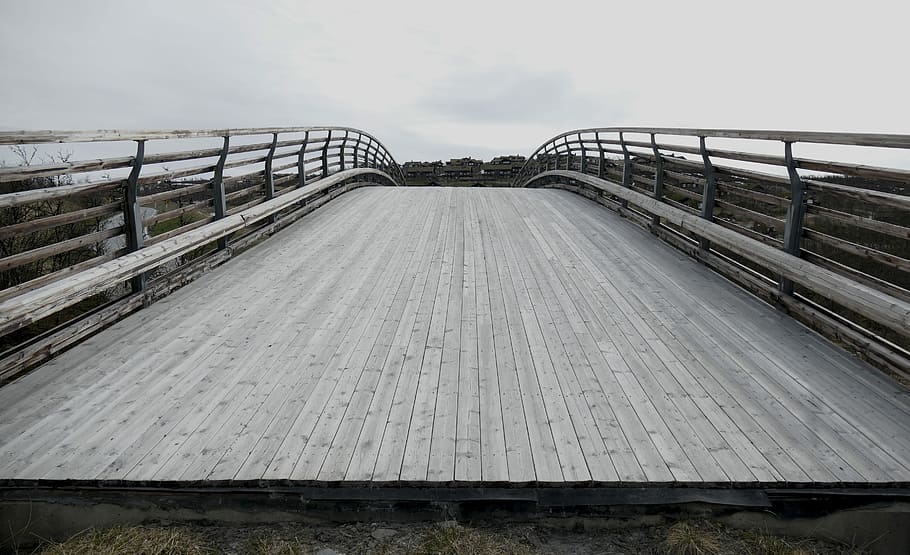 gray wooden bridge under and white sky during daytime photography, gray bridge, HD wallpaper