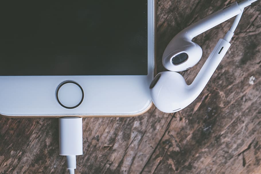 gold iPhone 7 with Lightning EarPods connected, business, cable HD wallpaper