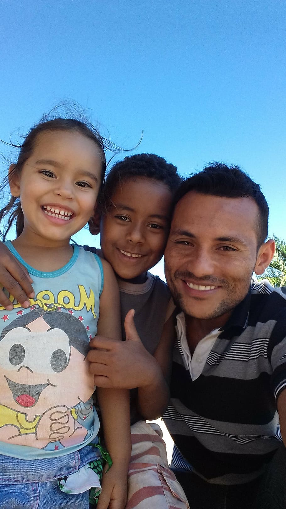 três, pai, criancas, child, smiling, outdoors, family, girls HD wallpaper