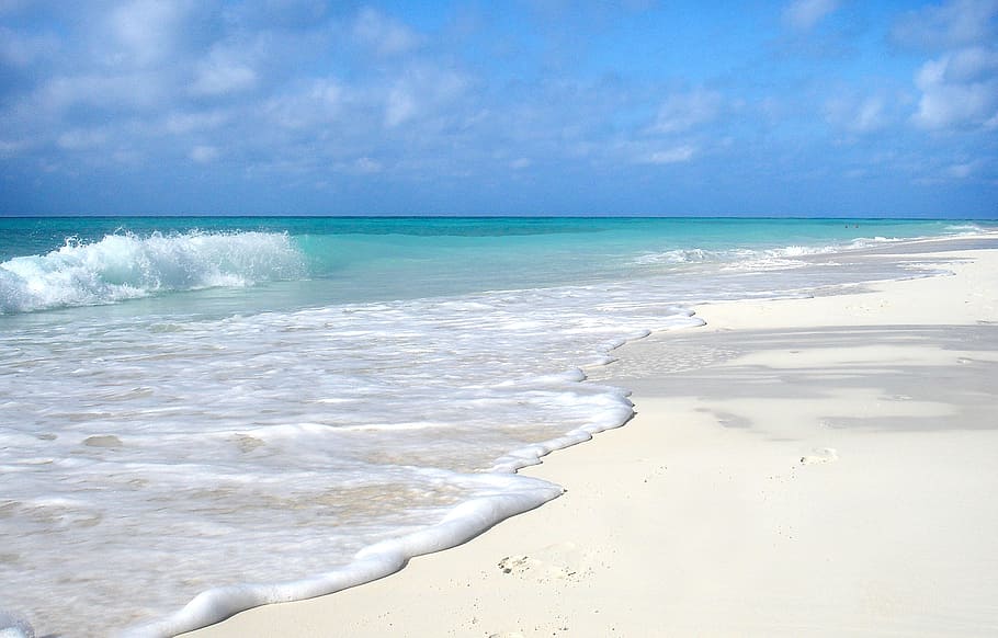 sand near body of water during sunny day, beach, summer, cuba HD wallpaper