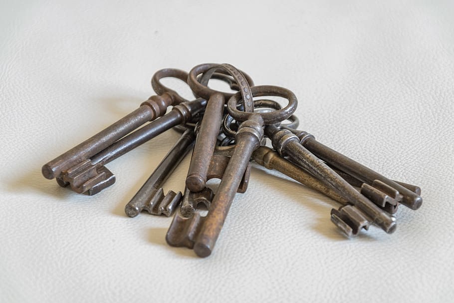 key, keys, macro, antique, old, security, metal, protection HD wallpaper