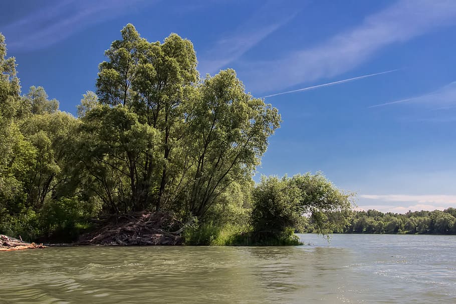 The Castle Is Sits On Top Of A Mountain Background, Danube River Picture,  River, Danube Background Image And Wallpaper for Free Download