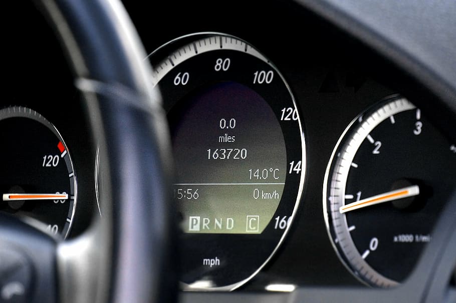 closeup photography of black vehicle digital instrument cluster panel HD wallpaper
