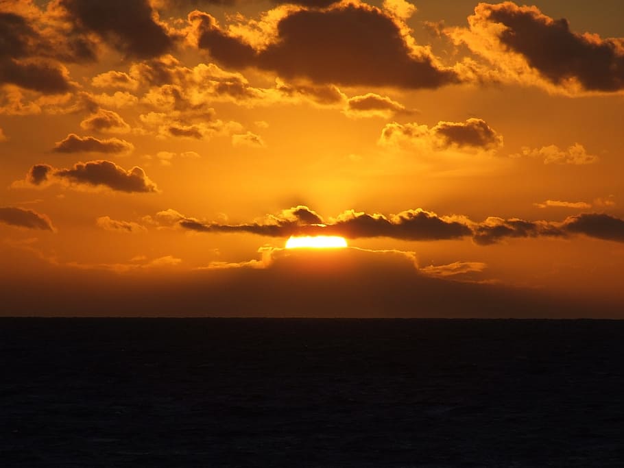 sunset, clouds, sea, gold, yellow, sky, beauty in nature, scenics - nature HD wallpaper