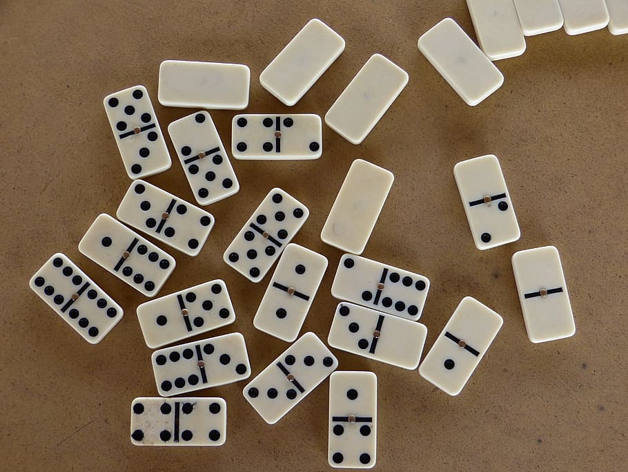 Chip domino