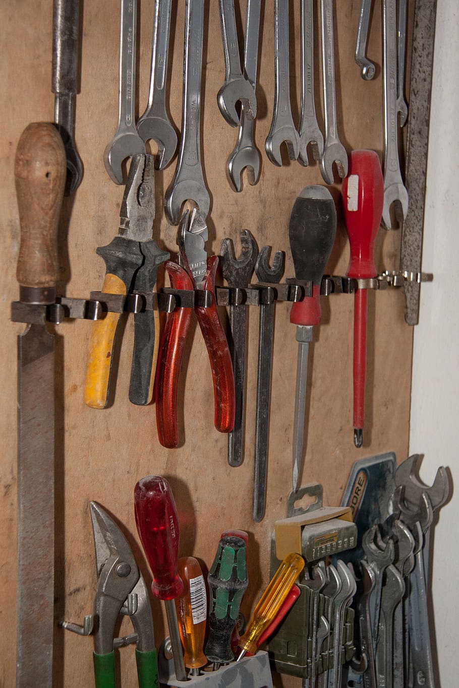 tool wall, storage, wrench, pliers, file, graver, screwdriver HD wallpaper