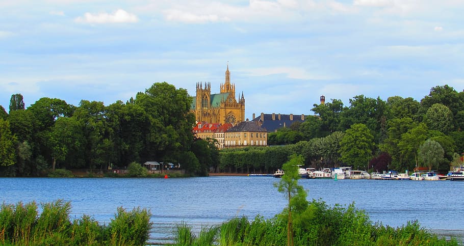 water plan, metz, spring, cloudy, cathedral, vegetation, pond HD wallpaper