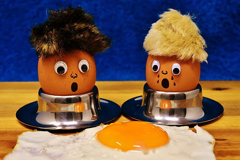 two egg trinkets, fried, mourning, fun, funny, cute, food, yolk HD wallpaper