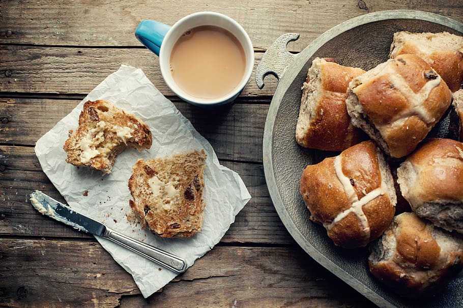 baked pastries in gray bowl near white cup filled with coffee, bread on white tissue paper HD wallpaper