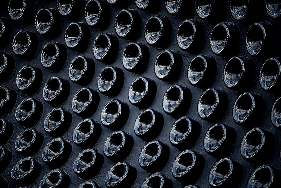 photography of black surface, photo of round black illustration HD wallpaper