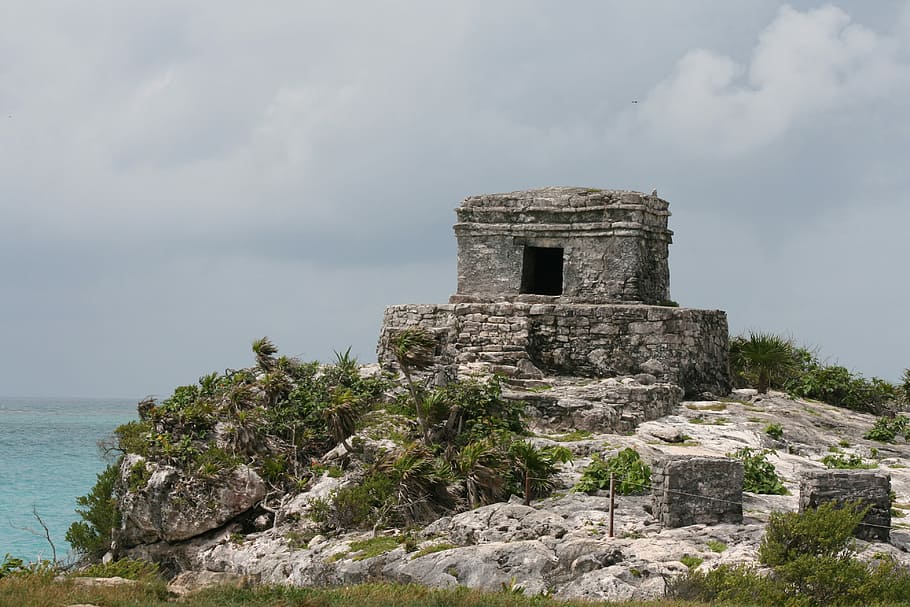 gray concrete ruins near body of water, Tulum, Mexico, Ocean HD wallpaper