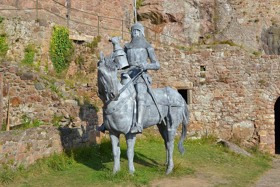 Sir Hugh Calveley, Sculpture, knight on a charger, helmet, sword, HD wallpaper