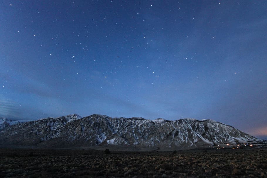 gray mountain under blue sky, mountain during night time, Starry HD wallpaper