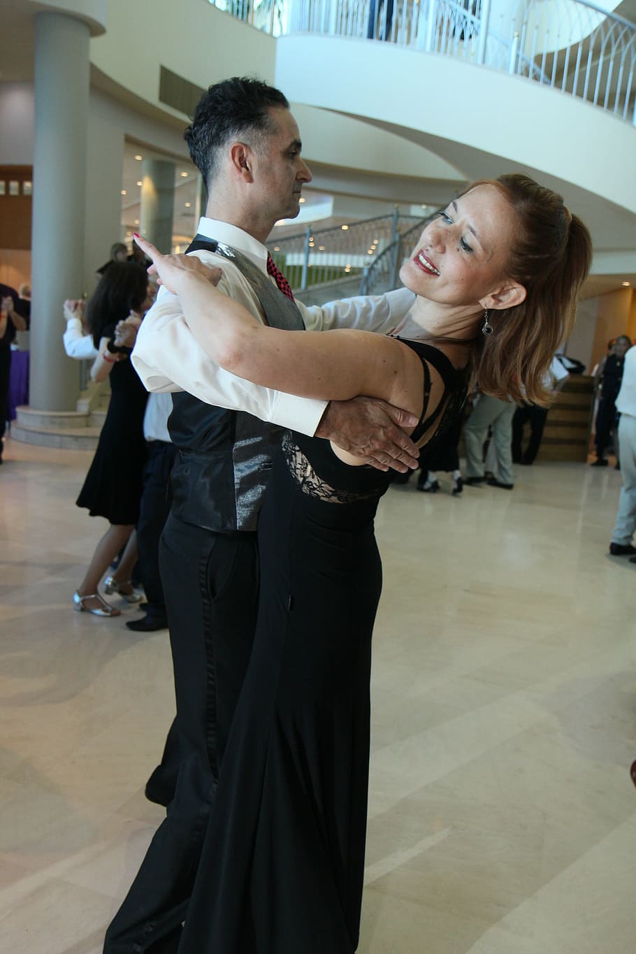 man and woman dancing in white hall, waltz, tango, dance, love HD wallpaper