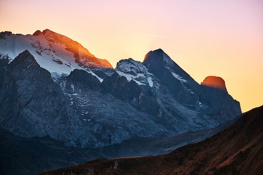 sunlight through alp mountain, snow mountain, landscape, sunset HD wallpaper