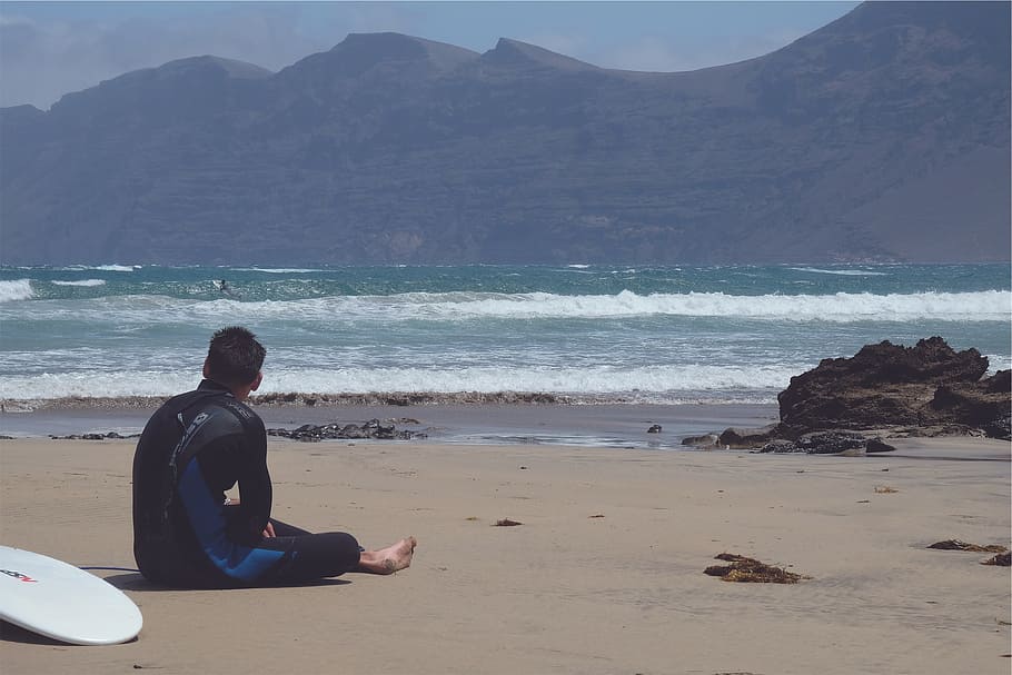 surfer, beach, sand, shore, water, waves, ocean, sea, surfing HD wallpaper