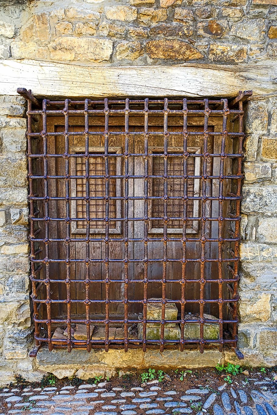 Bars, Window, Ironwork, exterior, defence, protection, brick wall HD wallpaper