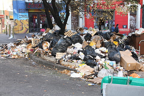 trash on road near building during daytime, garbage heap, waste HD wallpaper