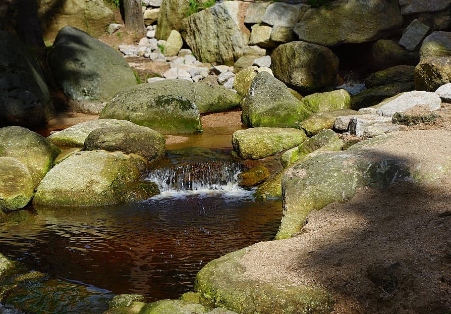 close-up photo of river during daytime, water, stream, rocks HD wallpaper