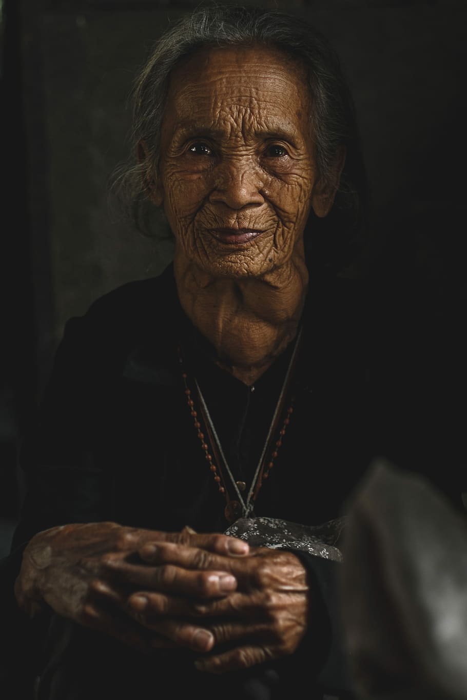 selective focus photography of woman, female, old, elderly, wrinkle