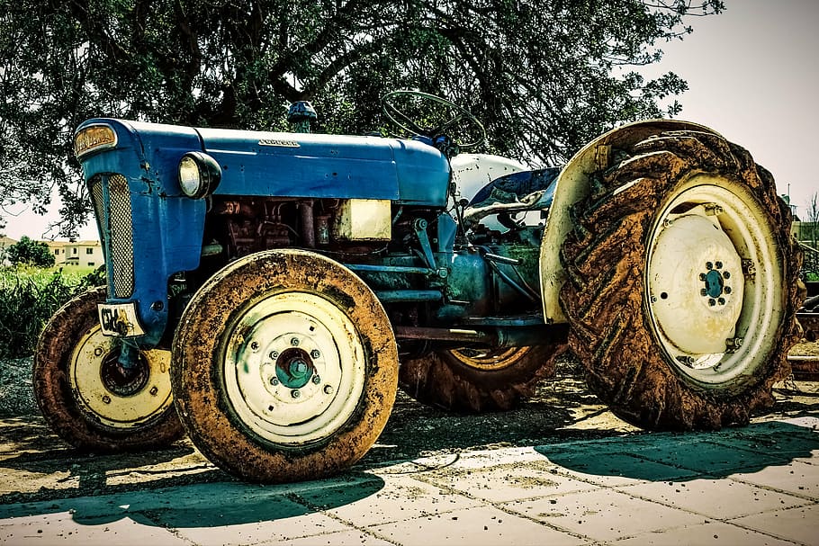 tractor, old, farm, agriculture, rural, vintage, rustic, countryside, HD wallpaper