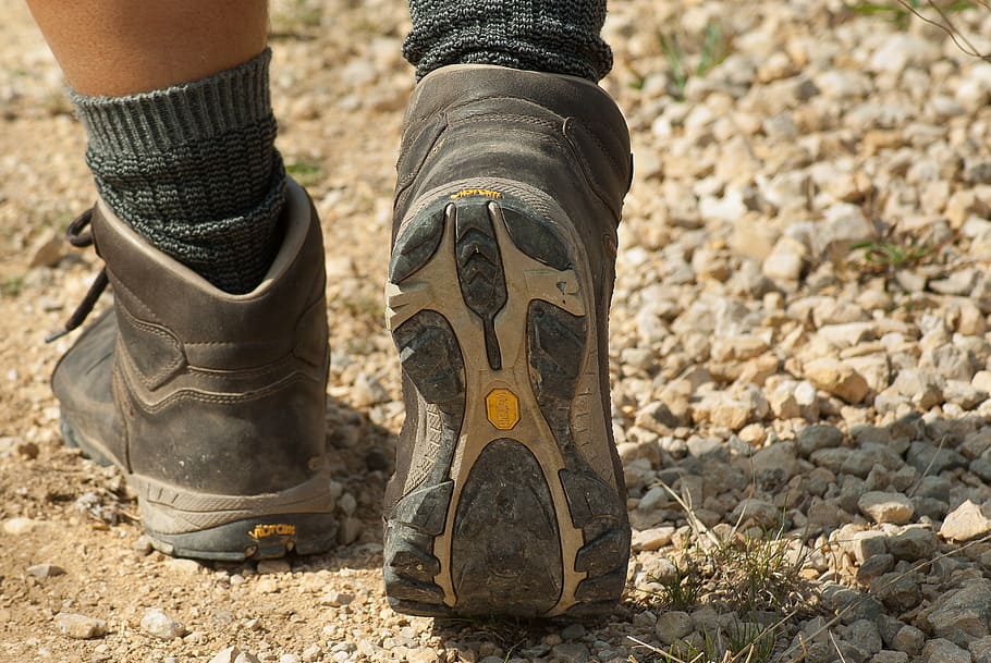 person wearing gray-and-white hiking boots, walking, walker, trekking, HD wallpaper