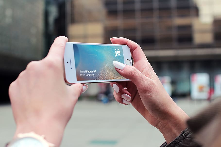 Person Holding Silver Iphone 5s, apple, hands, mobile phone, smartphone HD wallpaper