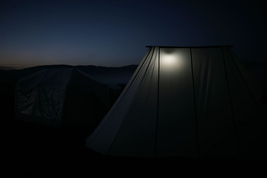 outdoor, at dusk, night, serenity, tent, light, faint light, HD wallpaper