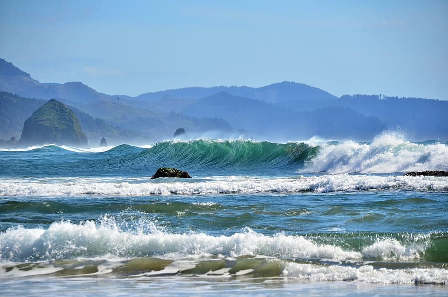 photo of wavy ocean under clear blue sky, coast, waves, beach HD wallpaper