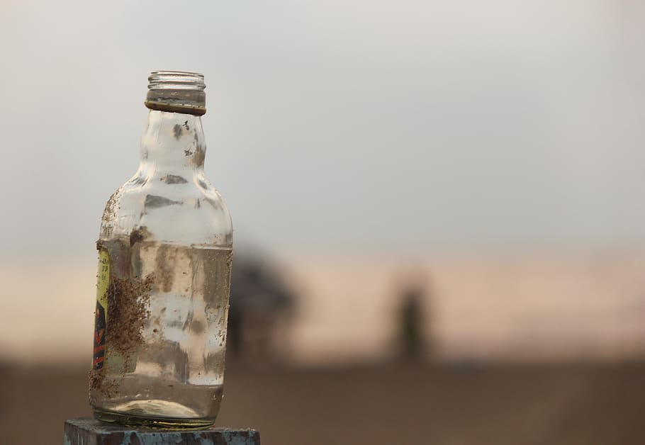 tags, separated, by, comma, bottle, desktop, glass, cold, reflection HD wallpaper