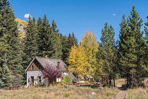 brown and white wooden cabin during daytime, vail, colorado HD wallpaper