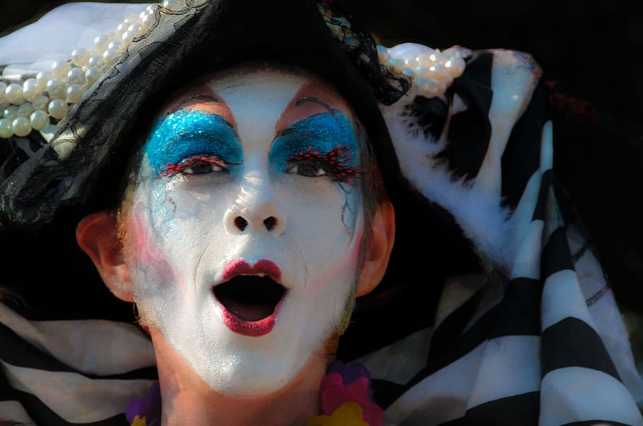 person wearing painting face, clown, parade, expression, theatrics HD wallpaper