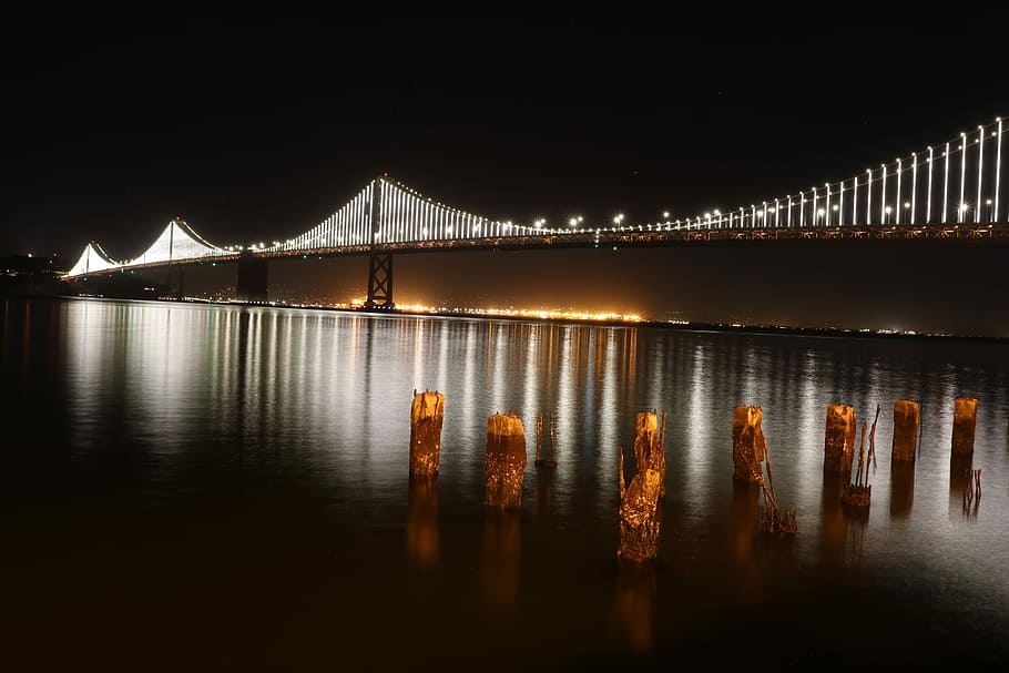 Bay bridge San Francisco at night, architectural photography of Manhattan Bridge HD wallpaper