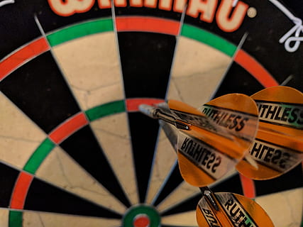 black, green, red, and white dartboard with three arrows, Target HD wallpaper
