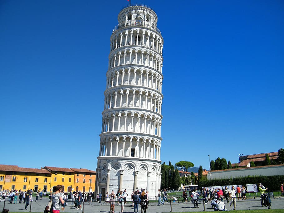 Leaning Tower of Pisa in Florence, Italy, unintended tilt, pisan tower
