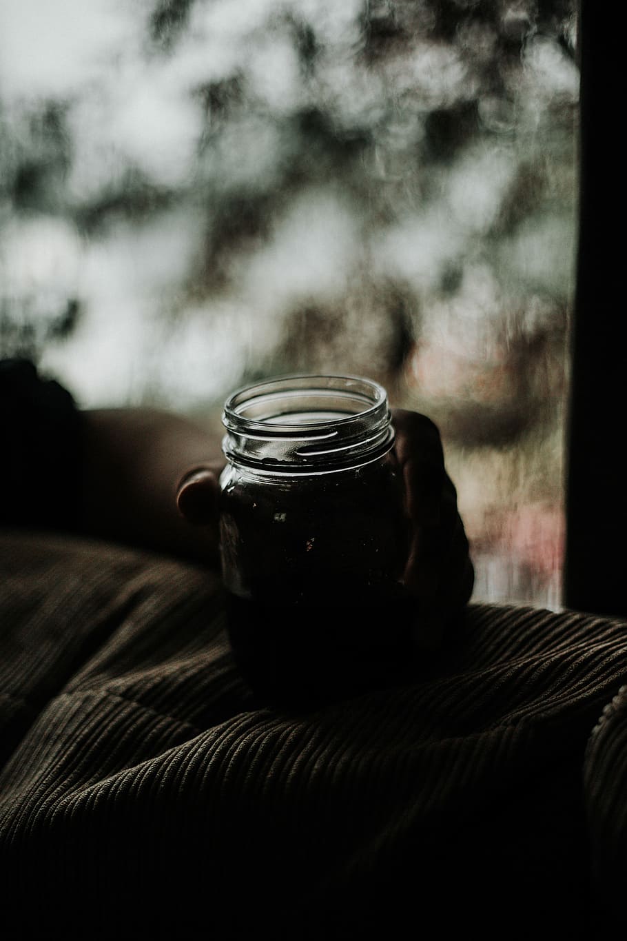person holding glass jar, person holding clear glass jar, drink HD wallpaper