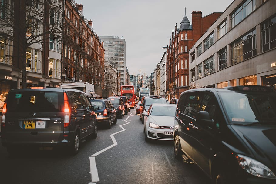 London, busy street with vehicles surrounded by buildings, architecture HD wallpaper