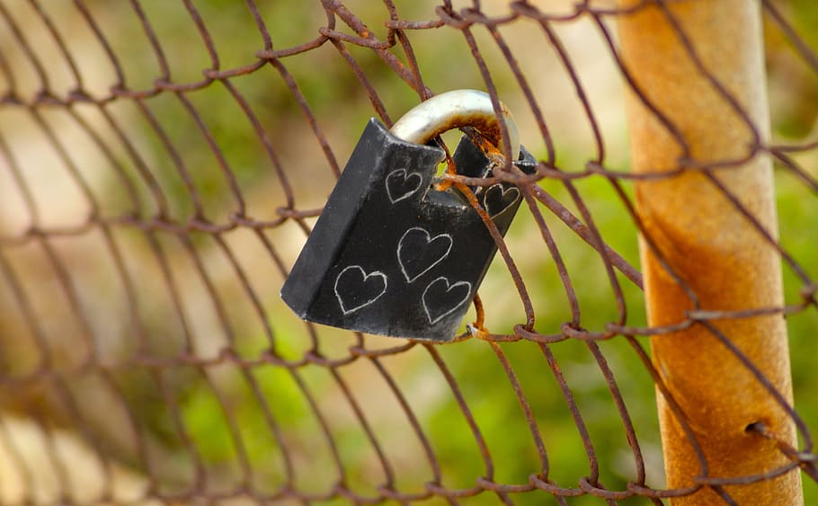 castle, heart, padlock, romantic, love castle, fence, connection HD wallpaper