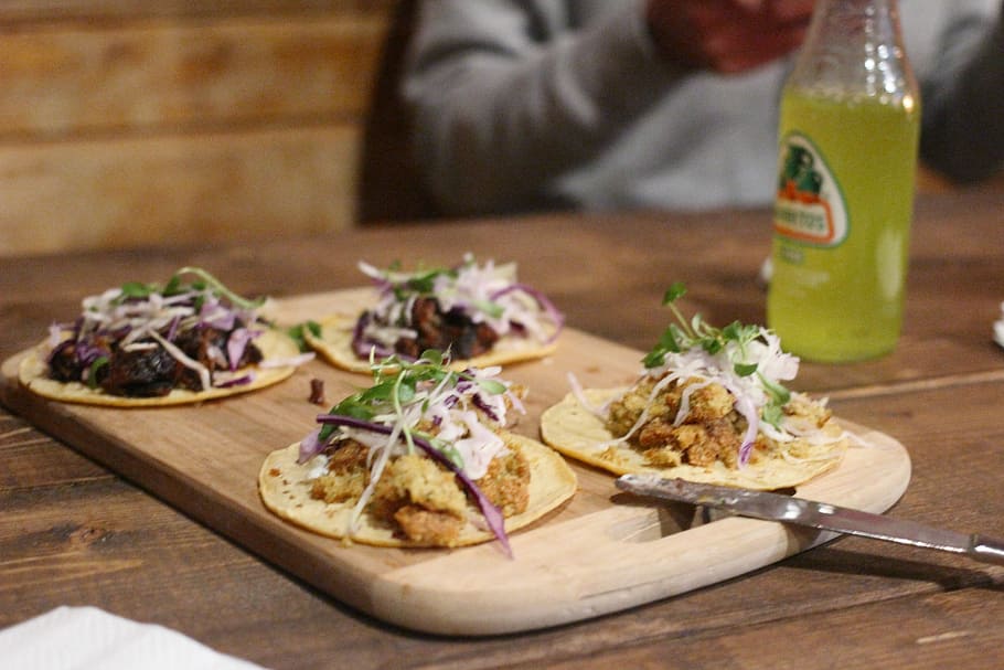 food-taco-chopping-board-wooden.jpg