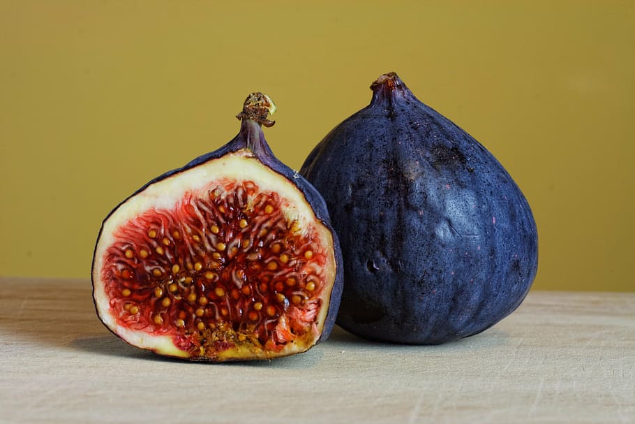squash on table, blue, sliced, fruit, figs, fruits, food, healthy, HD wallpaper