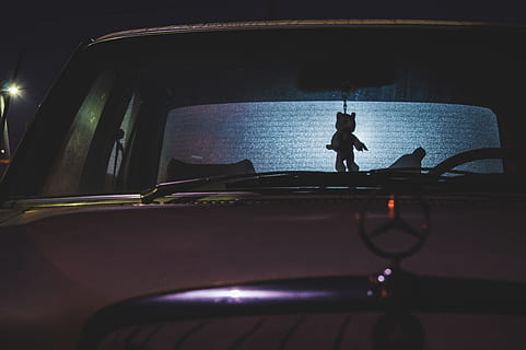 teddy bear hanging on Mercedes-Benz car rear view mirror, untitled HD wallpaper