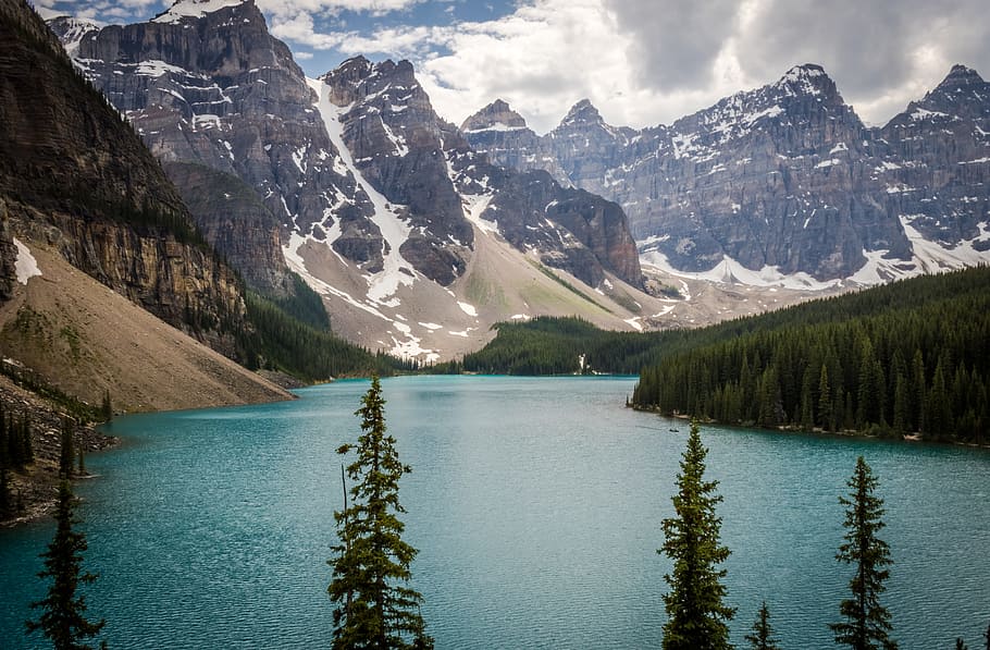 Body of Water Between Trees and Mountain at Daytime, clouds, cold HD wallpaper