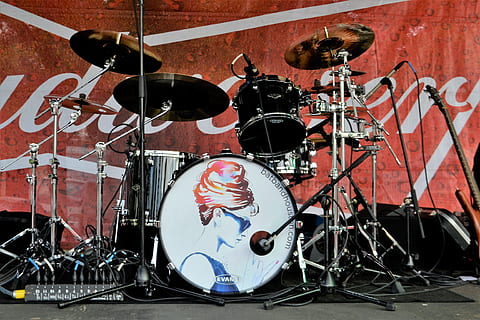 black drum set, drums, drummer, budweiser concert, drumming HD wallpaper