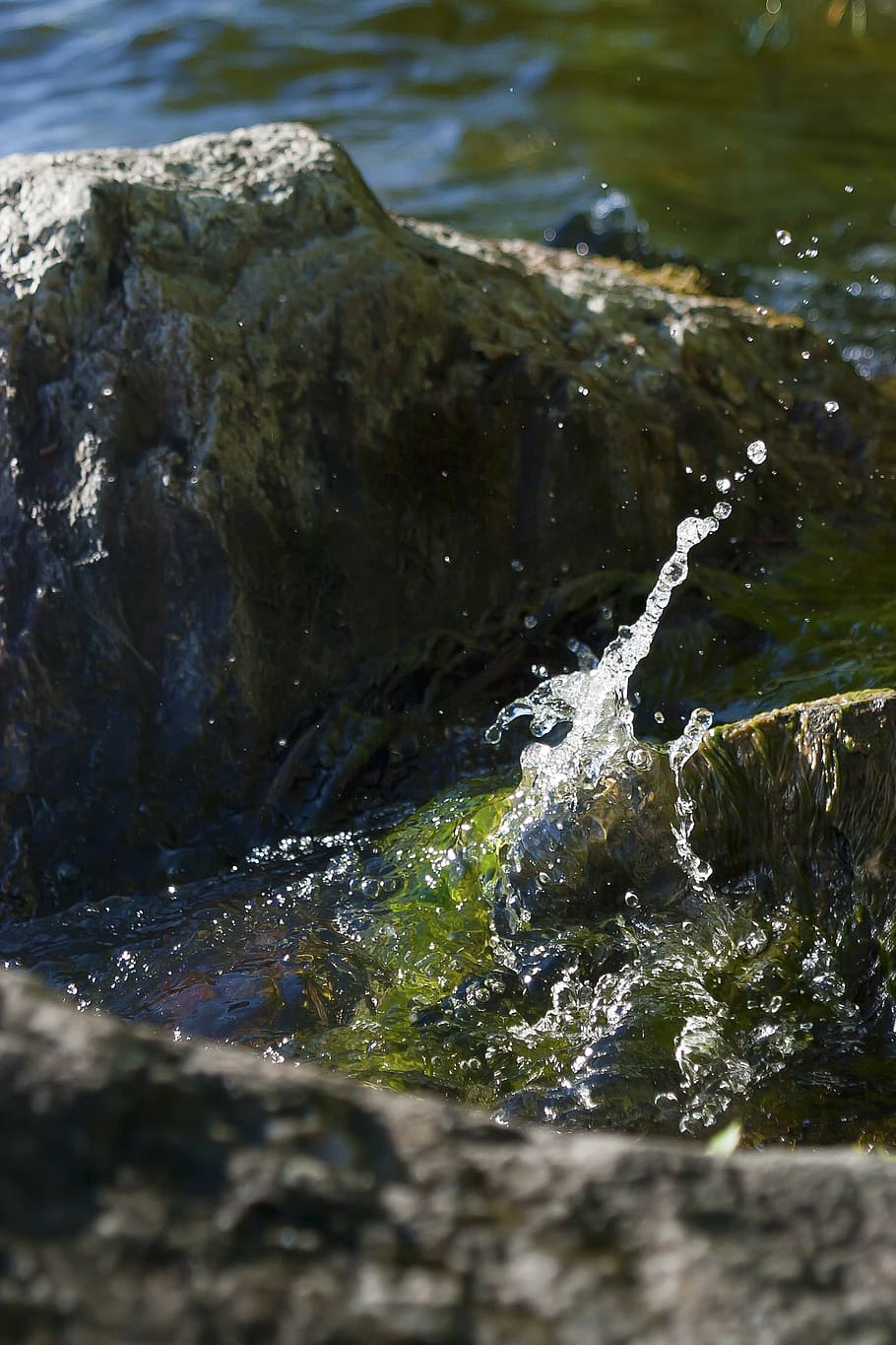water, stone, splash, green, natural, rock, fluid, relaxation HD wallpaper