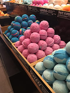 green and blue bath bomb lot, Bath, Bomb, Spa, Luxury, Aromatherapy HD wallpaper
